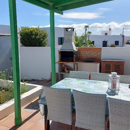 Casa Antonia Reyes, A La Sombra De Famara Apartment Munique Exterior photo