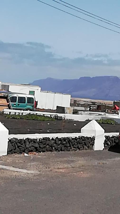 Casa Antonia Reyes, A La Sombra De Famara Apartment Munique Exterior photo