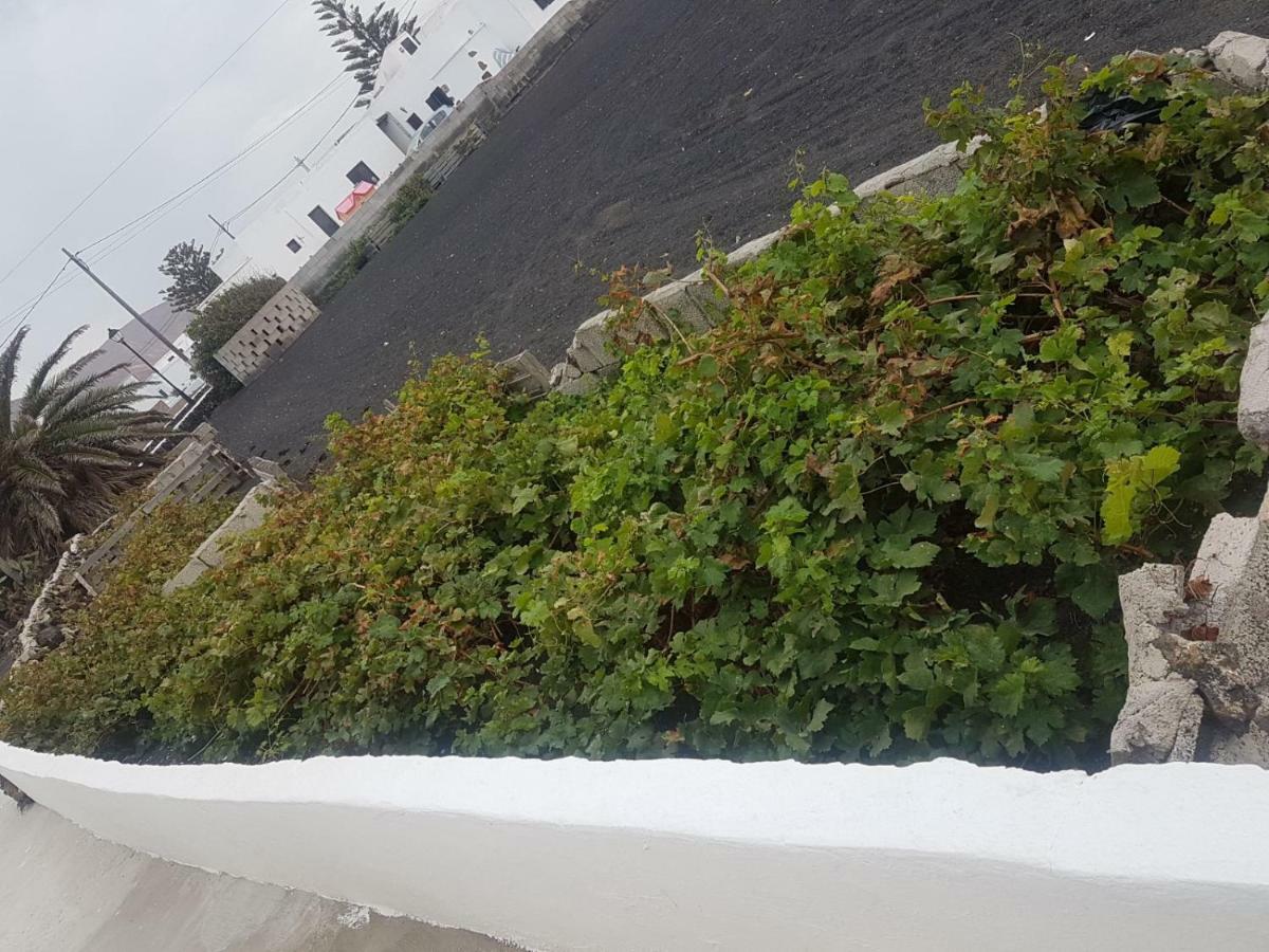 Casa Antonia Reyes, A La Sombra De Famara Apartment Munique Exterior photo